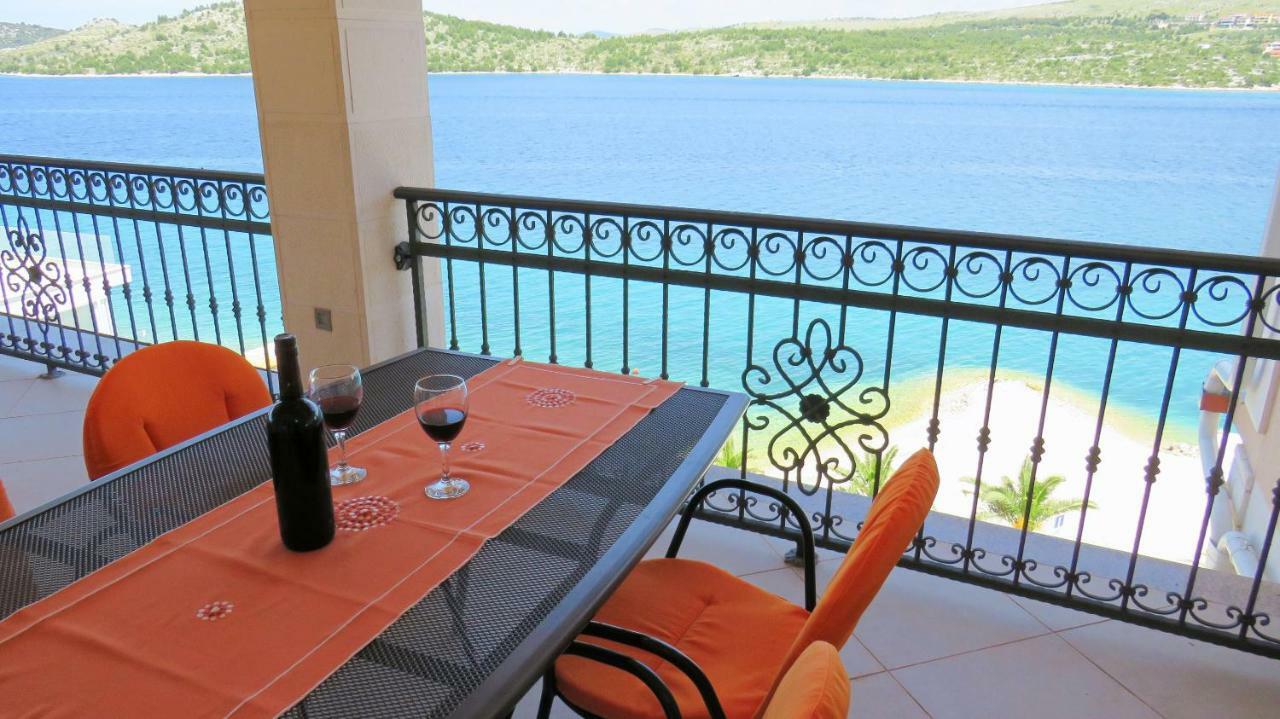 Apartments Villa Ante Grebastica Exterior photo